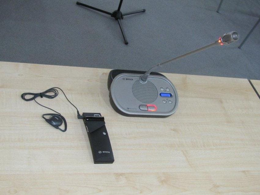 Беспроводная микрофонная конференц-система Bosch